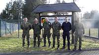 Gruppenbild mit 6 Soldaten