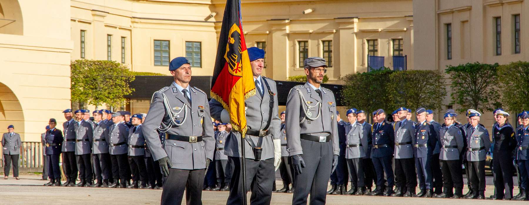 Bundeswehrforum.de - Barett Als LUT Im San Dienst