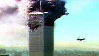 Flugzeug fliegt ins brennende World Trade Center