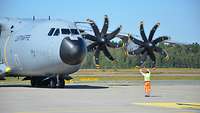 Mann lotst A400M