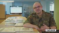 Soldat gestikulierend