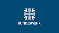 Das Logo der Bundeswehr auf blauer Fläche