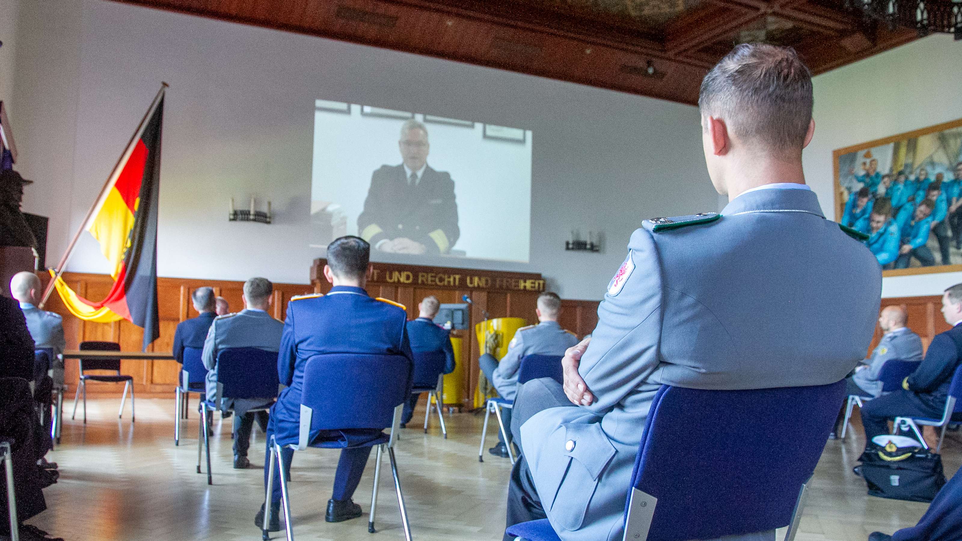 Videokonferenz Mit Vizeadmiral Rainer Brinkmann