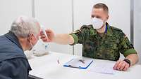 Luftwaffe unterstützt im Impfzentrum