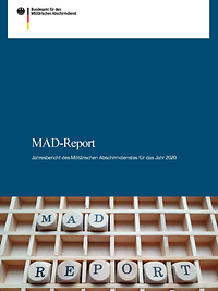 Der MAD-Report 2020 liegt auf einem Schreibtisch