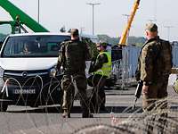 Überprüfung von verdächtgen Fahrzeugen im Checkpoint