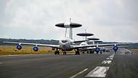 E-3A in Paradeaufstellung