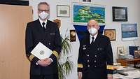 Brülls wird vom Admiralarzt der Marine befördert