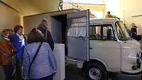 Gefangenen Transportwagen der ehemaligen Stasi Diktatur. 