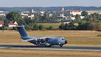 Ein weiterer A400M mit einem Reparaturteam startet in Neuburg, um den Air Ambassador in Abu Dhabi zu reparieren