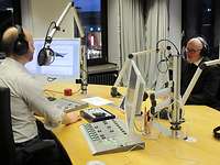 Militärdekan Rainer Schnettker bei einem Interview mit Tobias Fricke vom Domradio