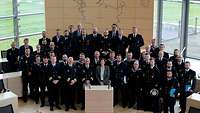 Gruppenfoto im SH Landtag