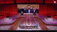 Xi Jinping auf einem grossen Bildschirm waehrend des Festaktes zum 100jaehrigen Bestehen der kommunistischen Partei