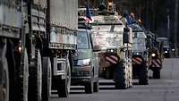 Several Bundeswehr vehicles are in a row