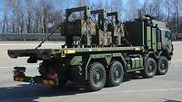 Militär-Lkw mit Ladung