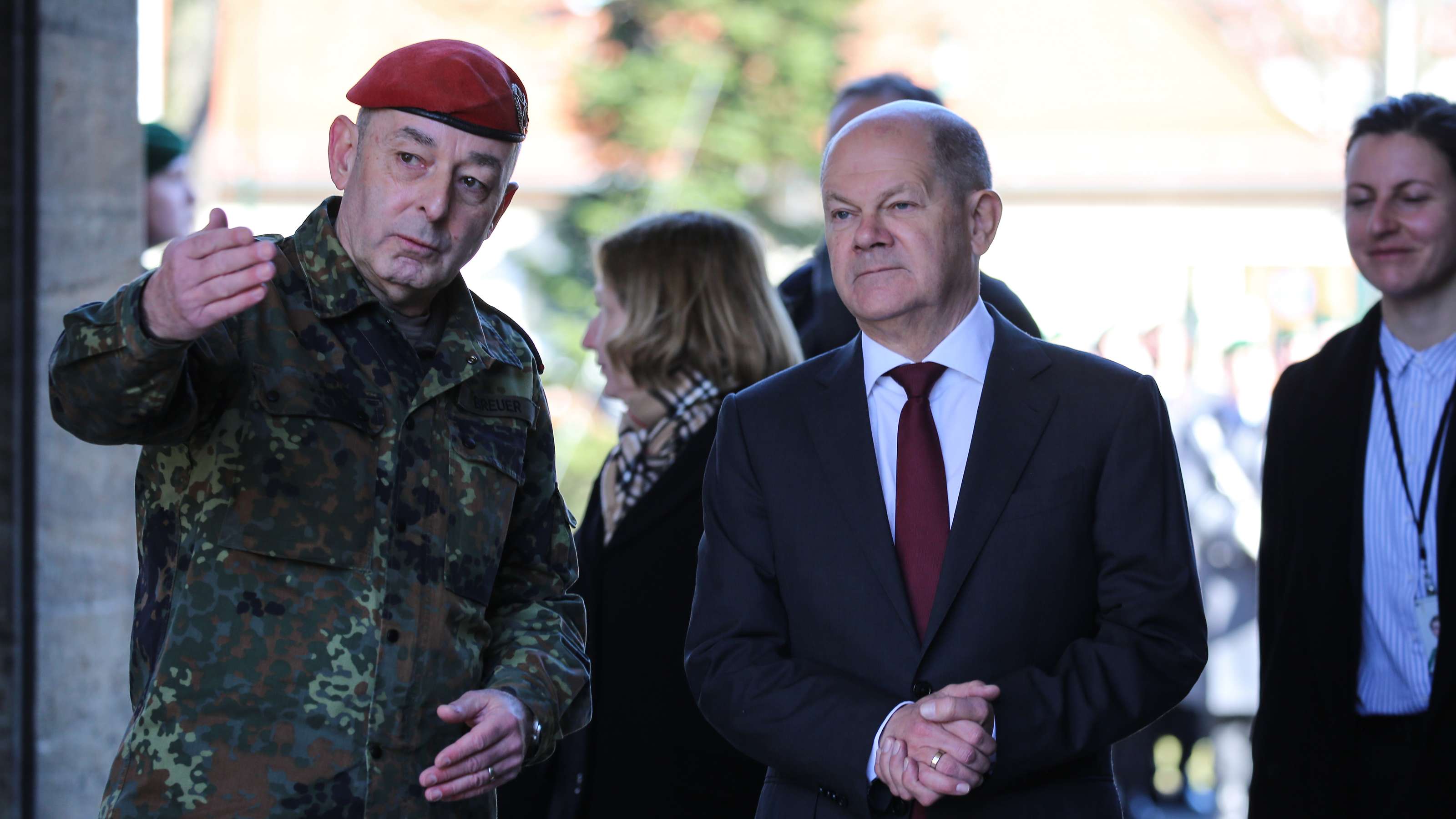 Ausdruck Der Zeitenwende: Bundeskanzler Scholz Besucht Das TFK