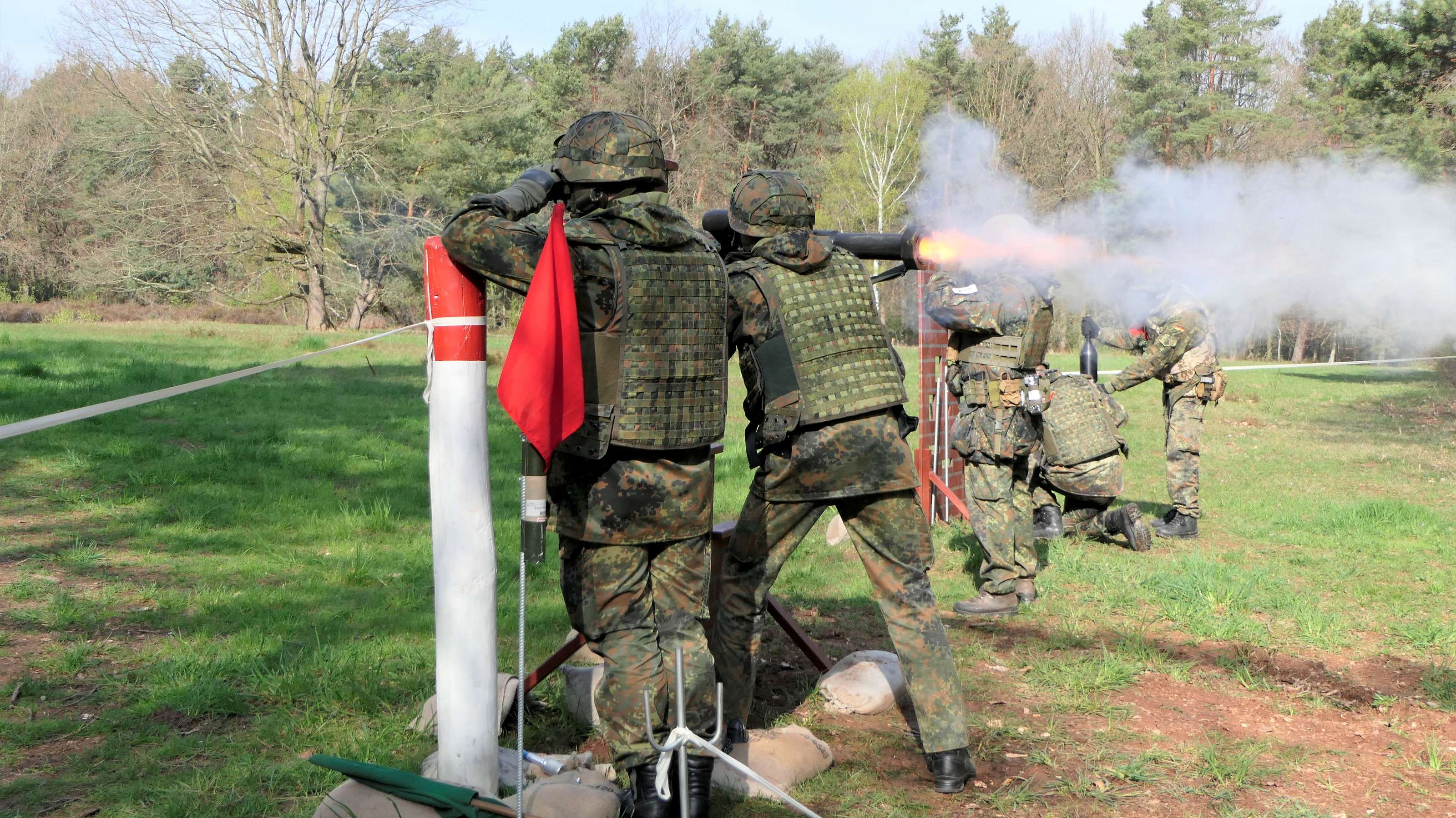 ZGeoBw Trainiert Panzerabwehr