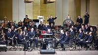 Das Marinemusikkorps aus Wilhelmshaven beim Abschlusskonzert in Lourdes