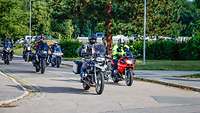 Biker aus dem Katholischen Militärpfarramt Cham auf dem Weg nach Passau