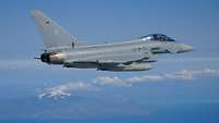 Ein Eurofighter im Flug