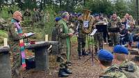 Militärdekan Thomas Balzk und Militärdekan Michael Kühn im Gottesdienst