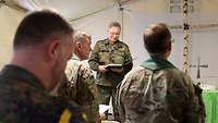 Die Militärpfarrerin im Gottesdienst