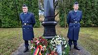 Kranzniederlegung am Ehrenmal in Kronskamp zum Volkstrauertag