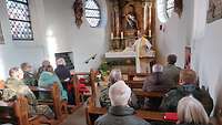 Militärpfarrer Werner Maria Heß beim Gottesdienst in der Gnadenkapelle