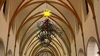 Weihnachtsstern in der Florinskirche