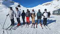 Teilnehmer bei einem Skiausflug