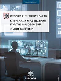 Futuristische Operationszentrale mit vielen Monitoren