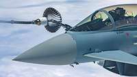 Nahaufnahme eines Piloten im Eurofighter