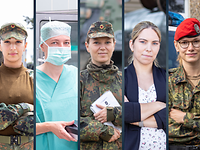 Collage aus fünf Frauen in militärischer und ziviler Kleidung.