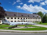 Stabsgebäude vom Technischen Ausbildungszentrum der Luftwaffe am Fliegerhorst Kaufbeuren